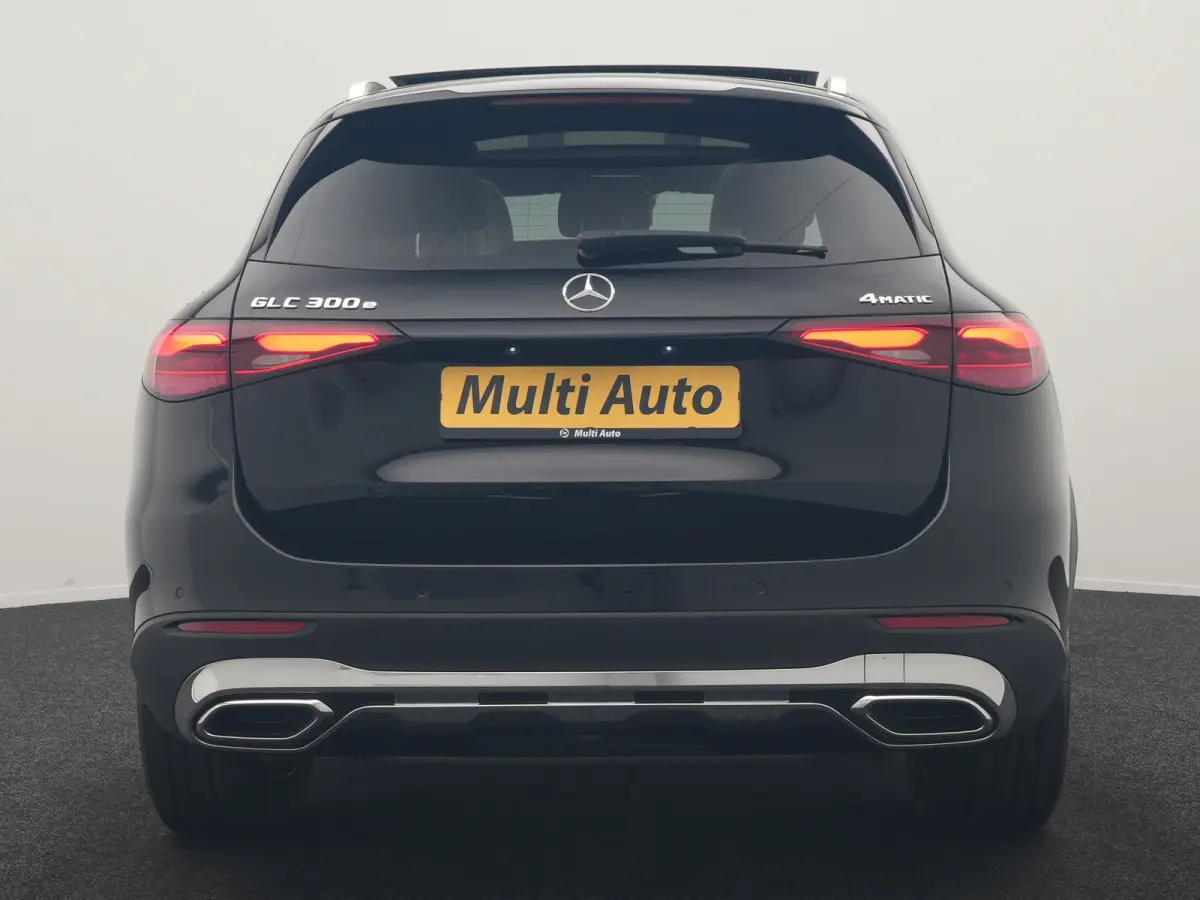 4MATIC Luxury Line PHEV Long Range 313pk Dealer O.H. | Trekhaak af Fabriek | Panodak | Sfeerverlichting | BLIS | Lederen Sportstoelen Memory & Verwarmd | Apple Carplay | Cruise Control | Nav