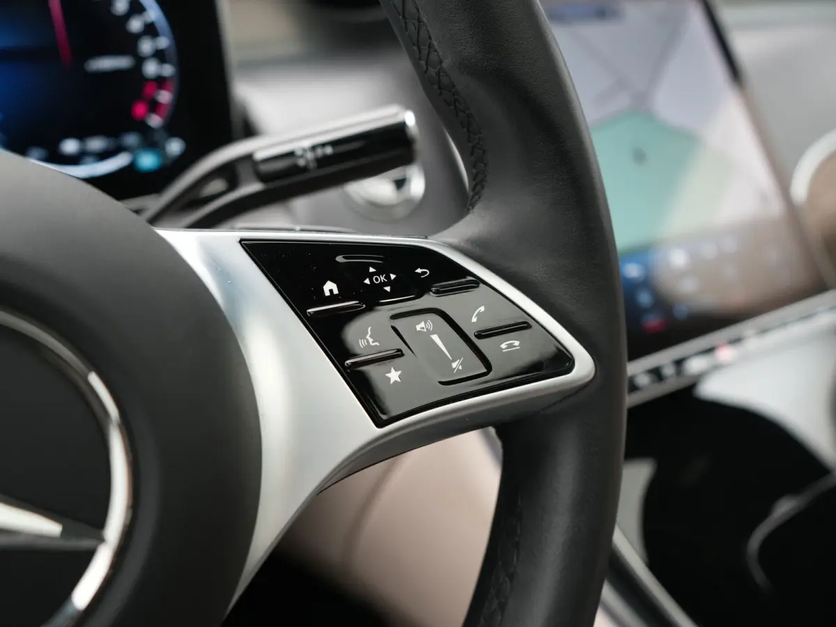 4MATIC Luxury Line PHEV 313pk Dealer O.H. | Panodak | Sfeerverlichting | BLIS | Lederen Sportstoelen Memory & Verwarmd | Apple Carplay | Cruise Control | Navigatie | DAB | Virtual | Plug In 