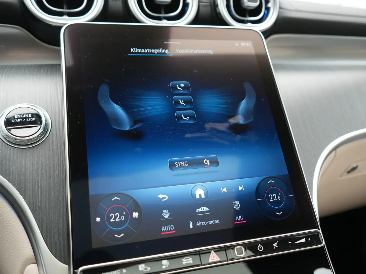 4MATIC Luxury Line PHEV 313pk Dealer O.H. | Panodak | Sfeerverlichting | BLIS | Lederen Sportstoelen Memory & Verwarmd | Apple Carplay | Cruise Control | Navigatie | DAB | Virtual | Plug In 