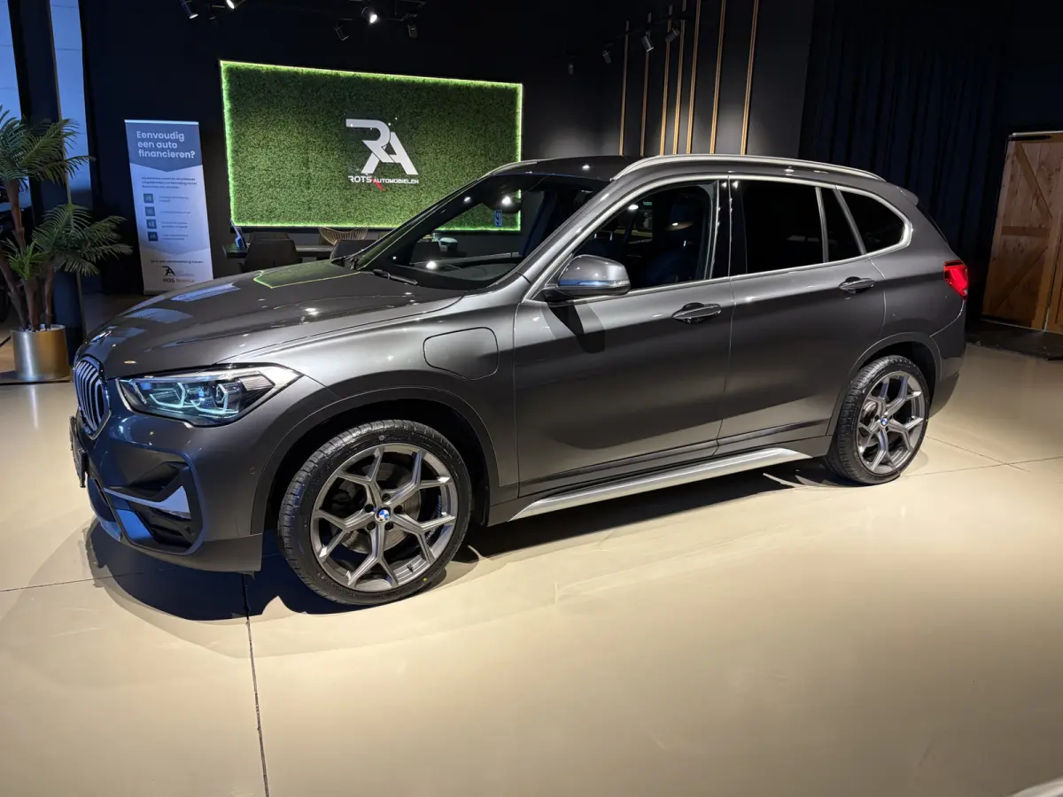 xDrive25e Aut Navi|Camera|LED|Leer Plug-IN!
