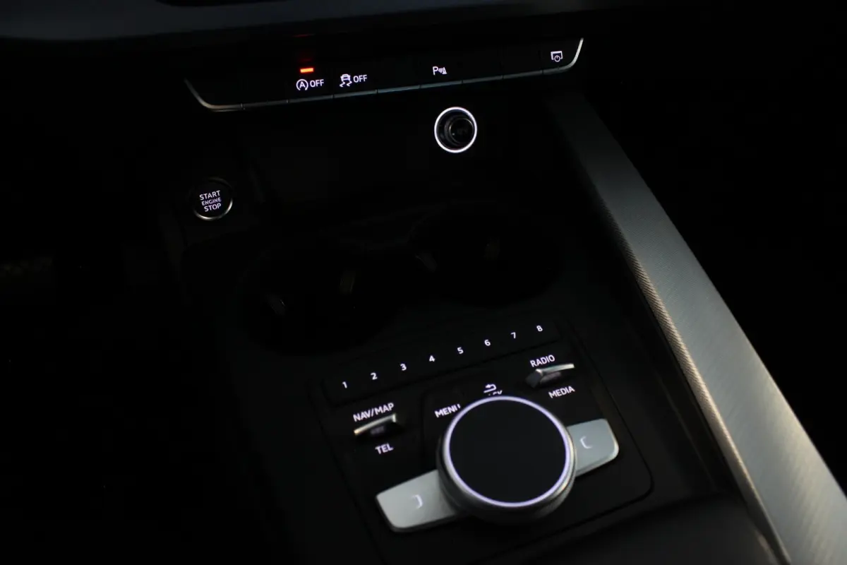 1.4 TFSI S-Line Edition Trekhaak | Virtual Cockpit | Carplay | Full LED | Navi | Bluetooth | 18" LMV | PDC V+A