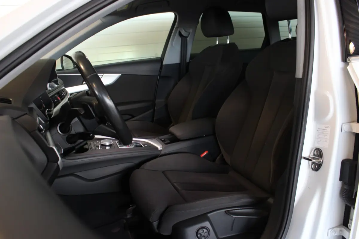 1.4 TFSI S-Line Edition Trekhaak | Virtual Cockpit | Carplay | Full LED | Navi | Bluetooth | 18" LMV | PDC V+A