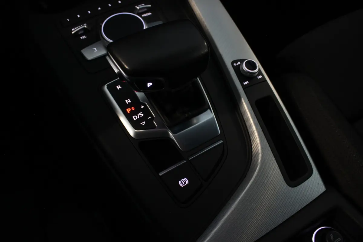 1.4 TFSI S-Line Edition Trekhaak | Virtual Cockpit | Carplay | Full LED | Navi | Bluetooth | 18" LMV | PDC V+A