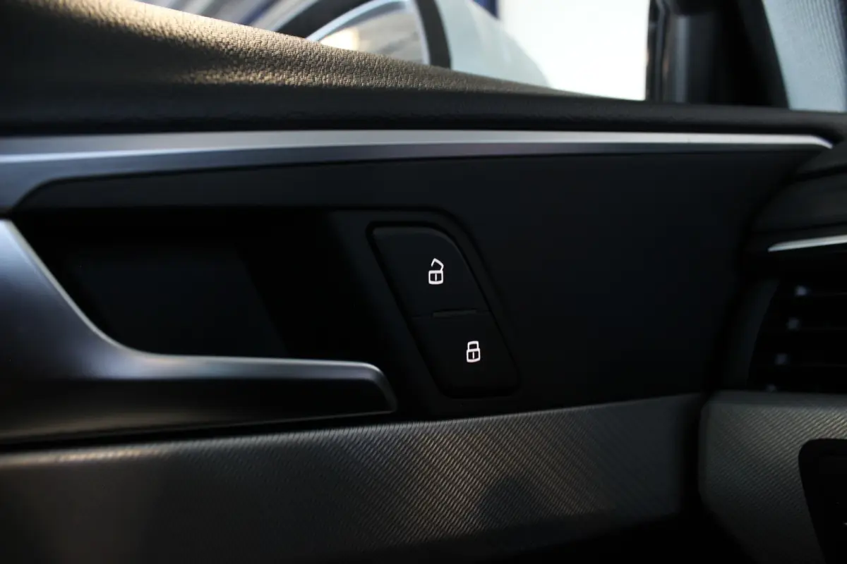 1.4 TFSI S-Line Edition Trekhaak | Virtual Cockpit | Carplay | Full LED | Navi | Bluetooth | 18" LMV | PDC V+A