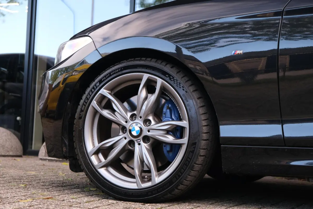 M235i xDrive|Rijklaar!|Camera|HarmanKardon|Stoelverwarming|Elec.Stoelverstelling|Keyless