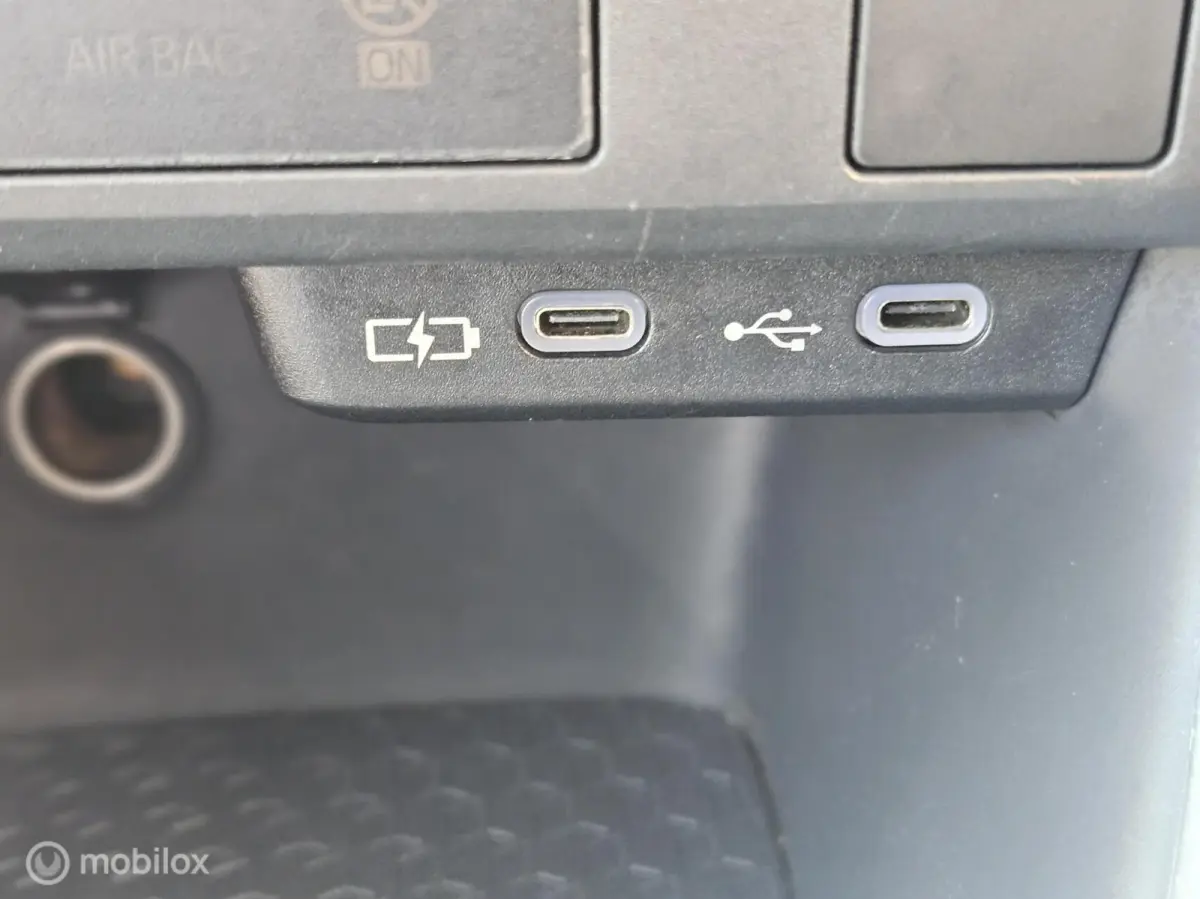 1.5 Hybrid 115 Active Carplay/ Camera