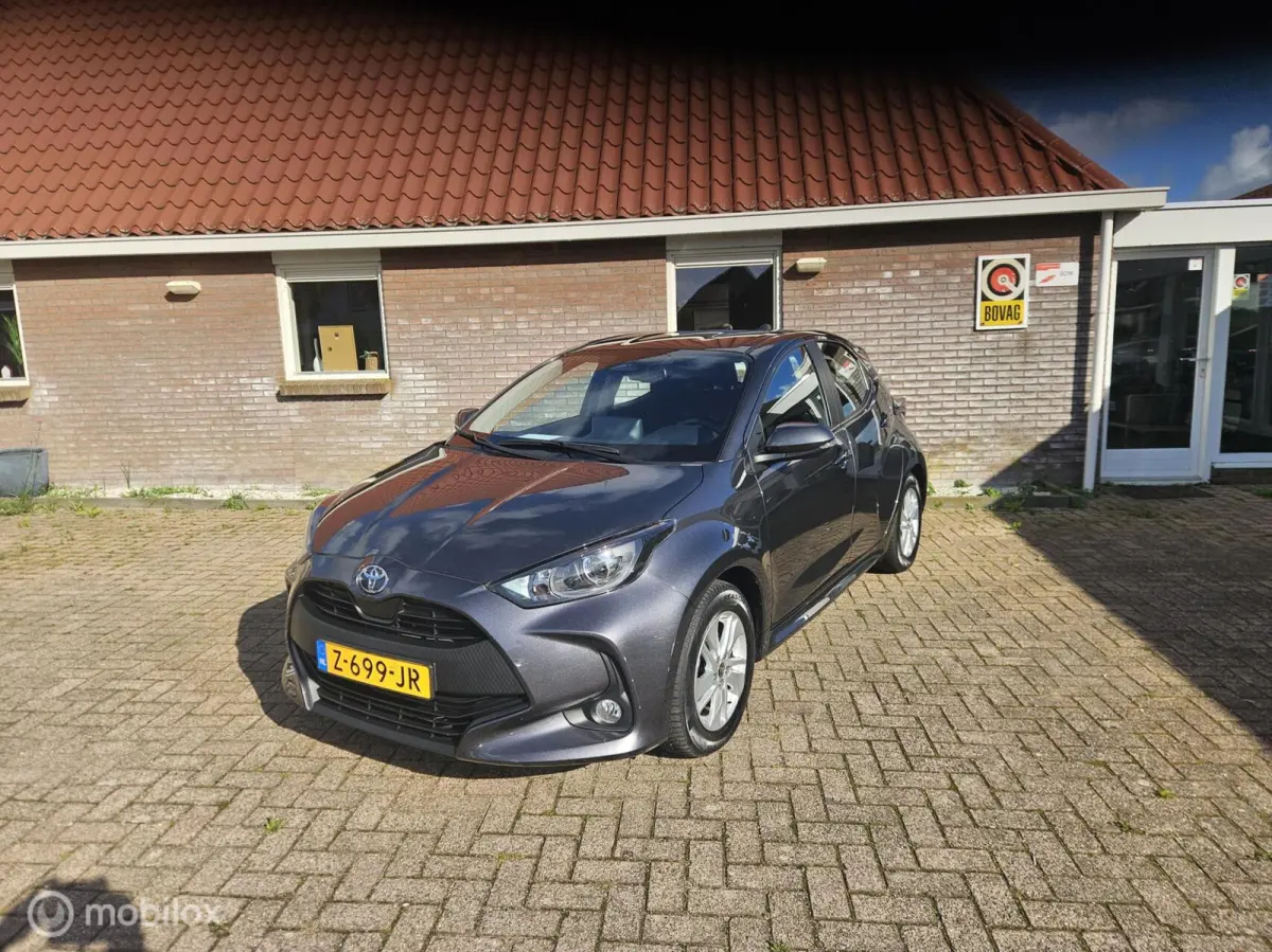 1.5 Hybrid 115 Active Carplay/ Camera