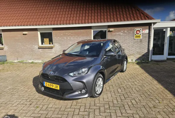 1.5 Hybrid 115 Active Carplay/ Camera