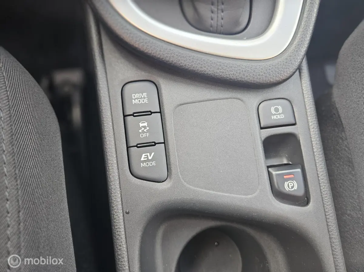 1.5 Hybrid 115 Active Carplay/ Camera