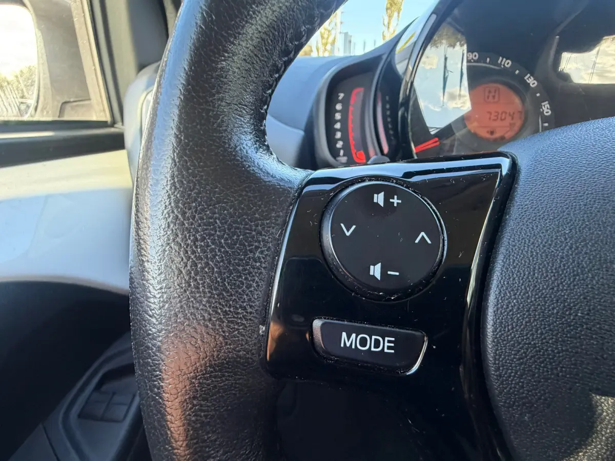 1.0 VVT-i x-play Automaat Camera Carplay