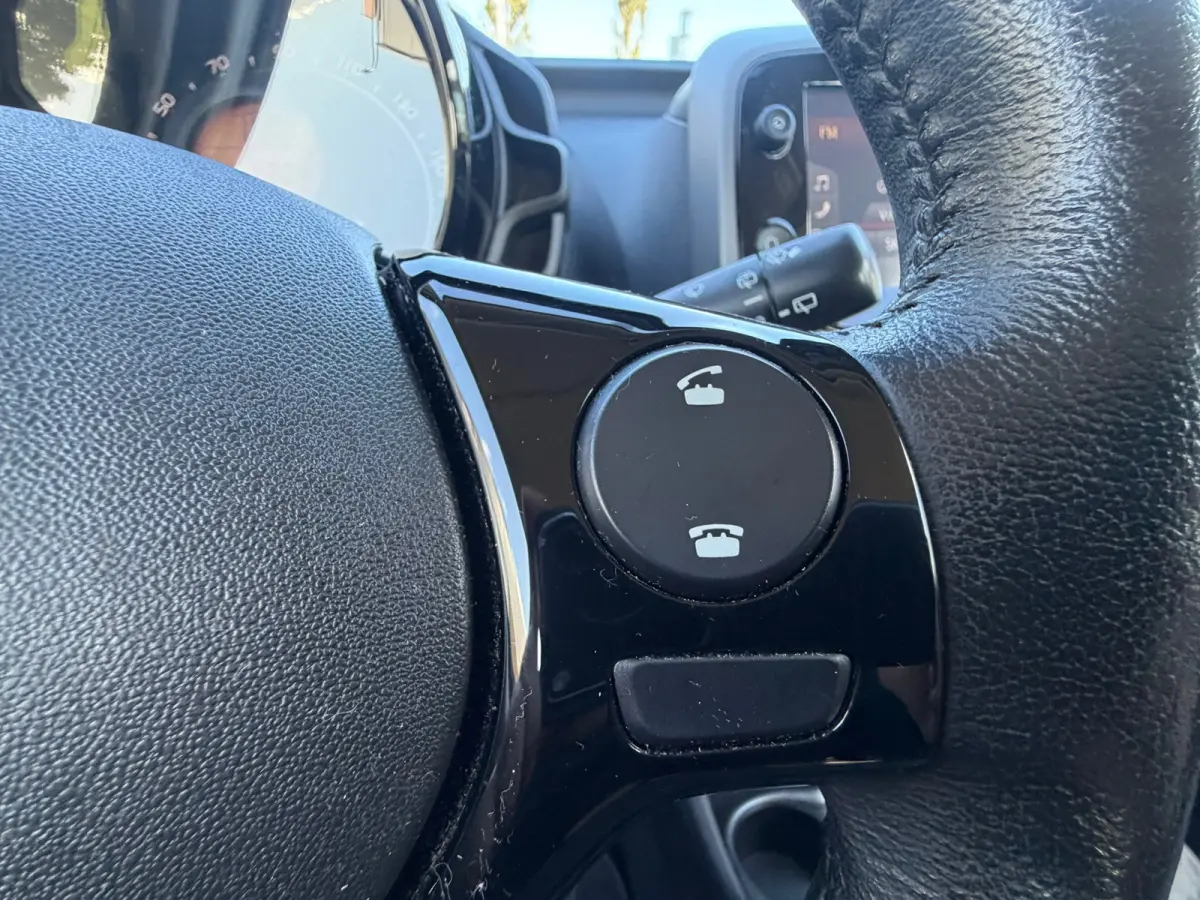 1.0 VVT-i x-play Automaat Camera Carplay