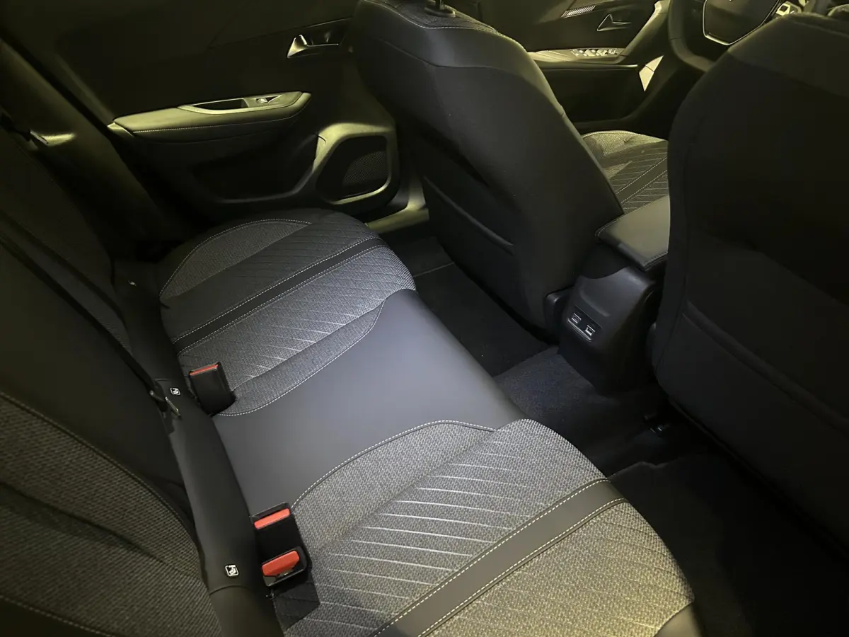 1.2 Hybrid 145 Allure | EXCLUSIVE DEALS | UIT VOORRAAD LEVERBAAR IN DIVERSE KLEUREN |