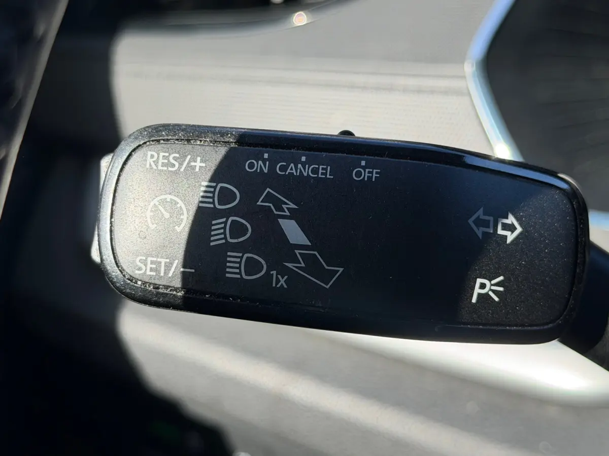 1.0 e-TSI Ambition DIGITAL COCKPIT | APPLE CARPLAY