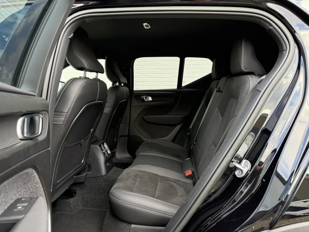 1.5 T4 Plug-in hybrid Plus Dark | CarPlay | Camera | Memory | H/K Audio