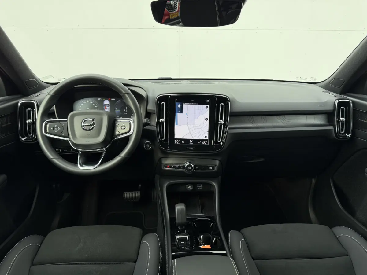 1.5 T4 Plug-in hybrid Plus Dark | CarPlay | Camera | Memory | H/K Audio