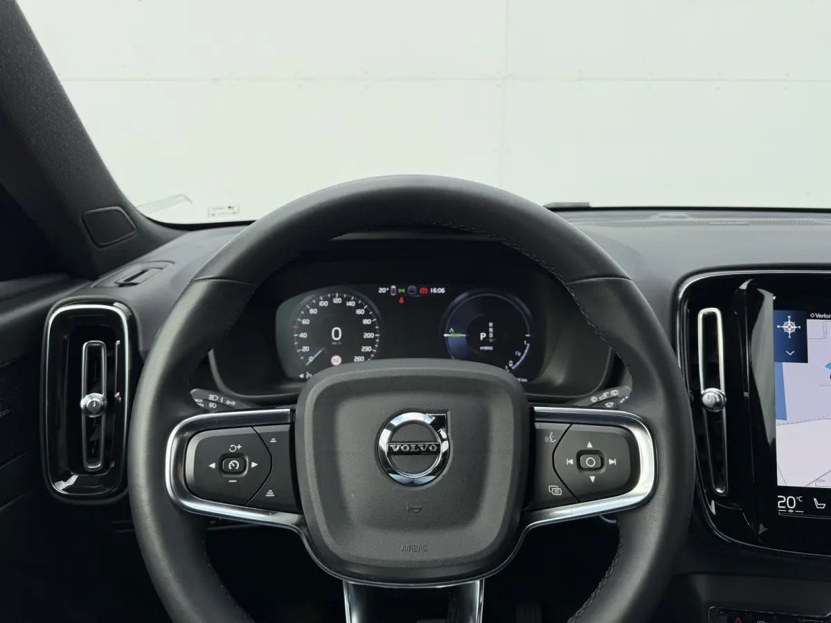 1.5 T4 Plug-in hybrid Plus Dark | CarPlay | Camera | Memory | H/K Audio