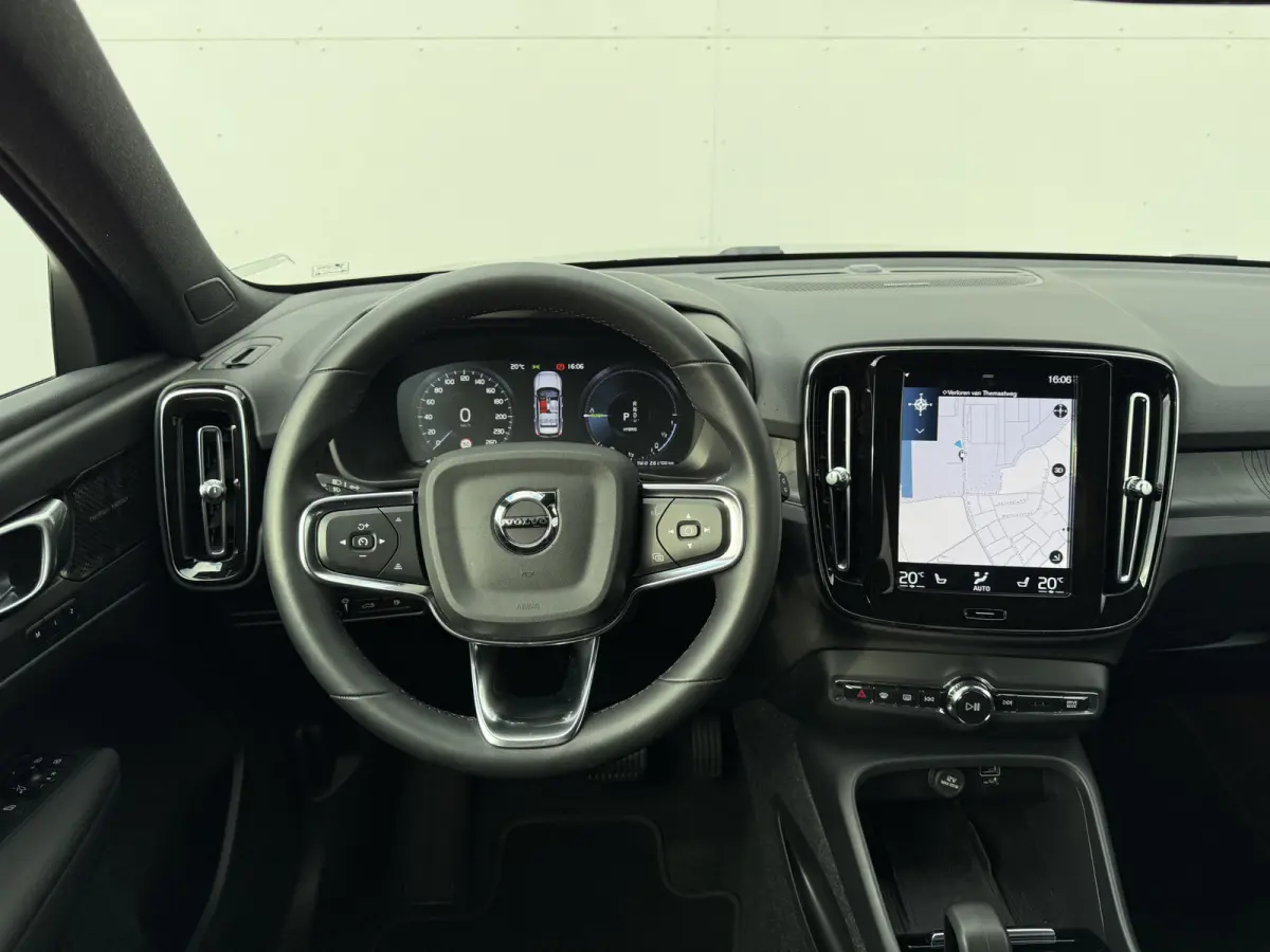 1.5 T4 Plug-in hybrid Plus Dark | CarPlay | Camera | Memory | H/K Audio