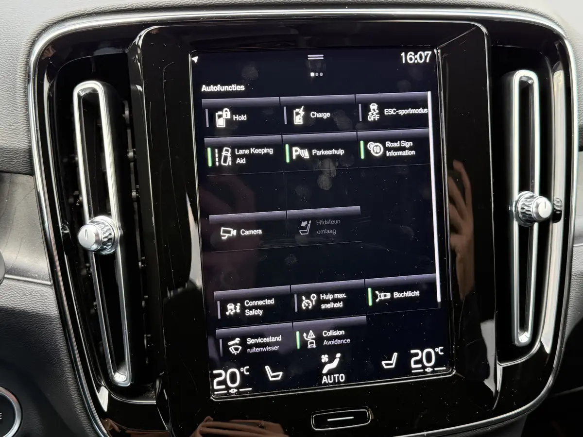 1.5 T4 Plug-in hybrid Plus Dark | CarPlay | Camera | Memory | H/K Audio