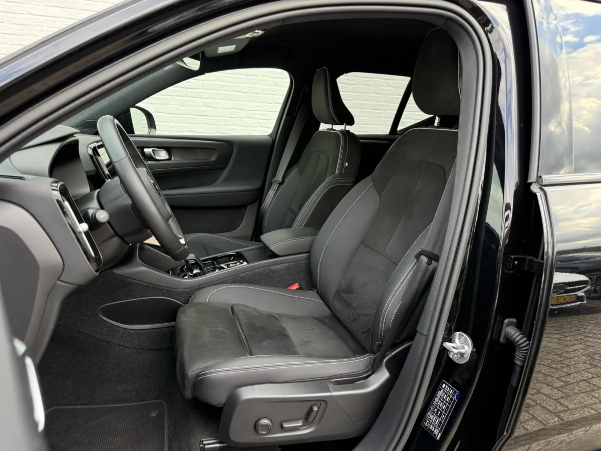 1.5 T4 Plug-in hybrid Plus Dark | CarPlay | Camera | Memory | H/K Audio