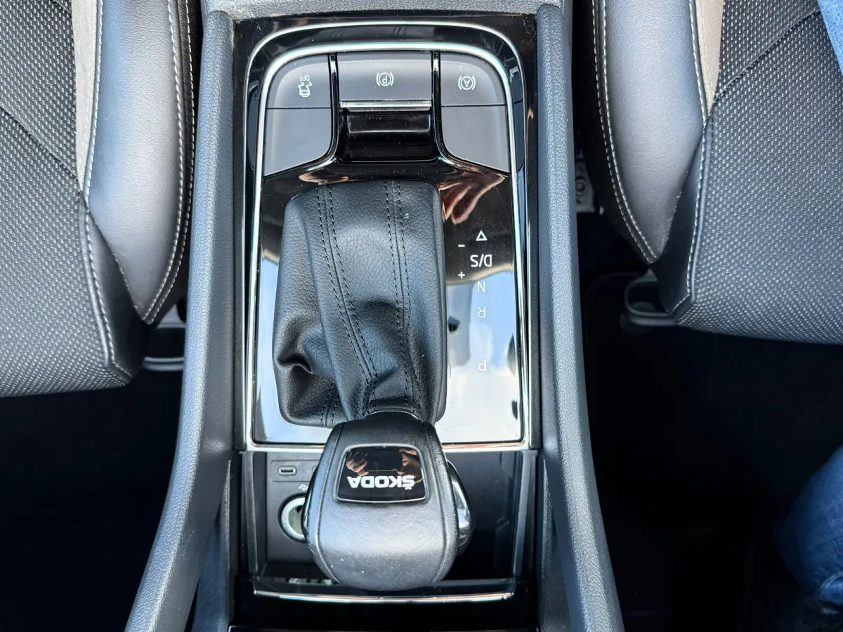 1.5 TSI Business Edition 7p., Stoelverwarming,Apple Carplay/Android,Navigatie
