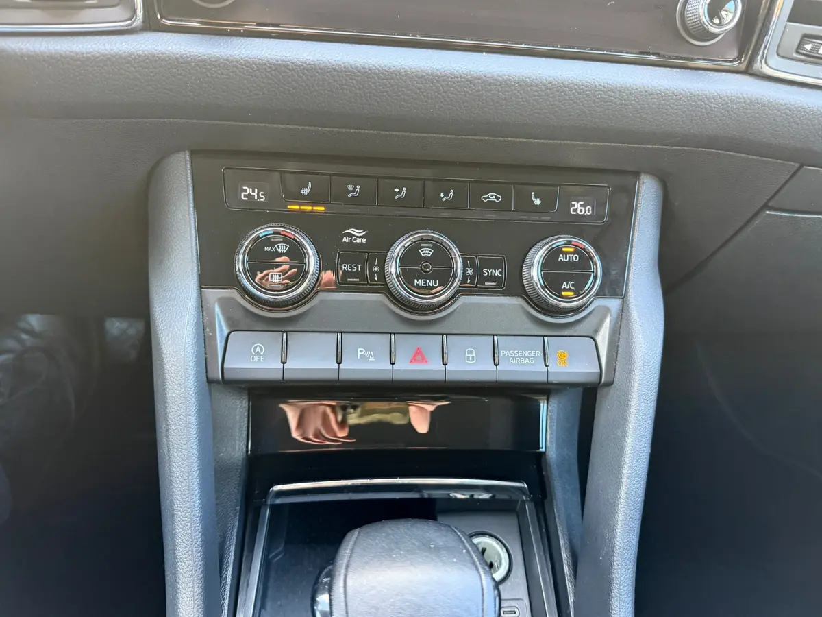 1.5 TSI Business Edition 7p., Stoelverwarming,Apple Carplay/Android,Navigatie