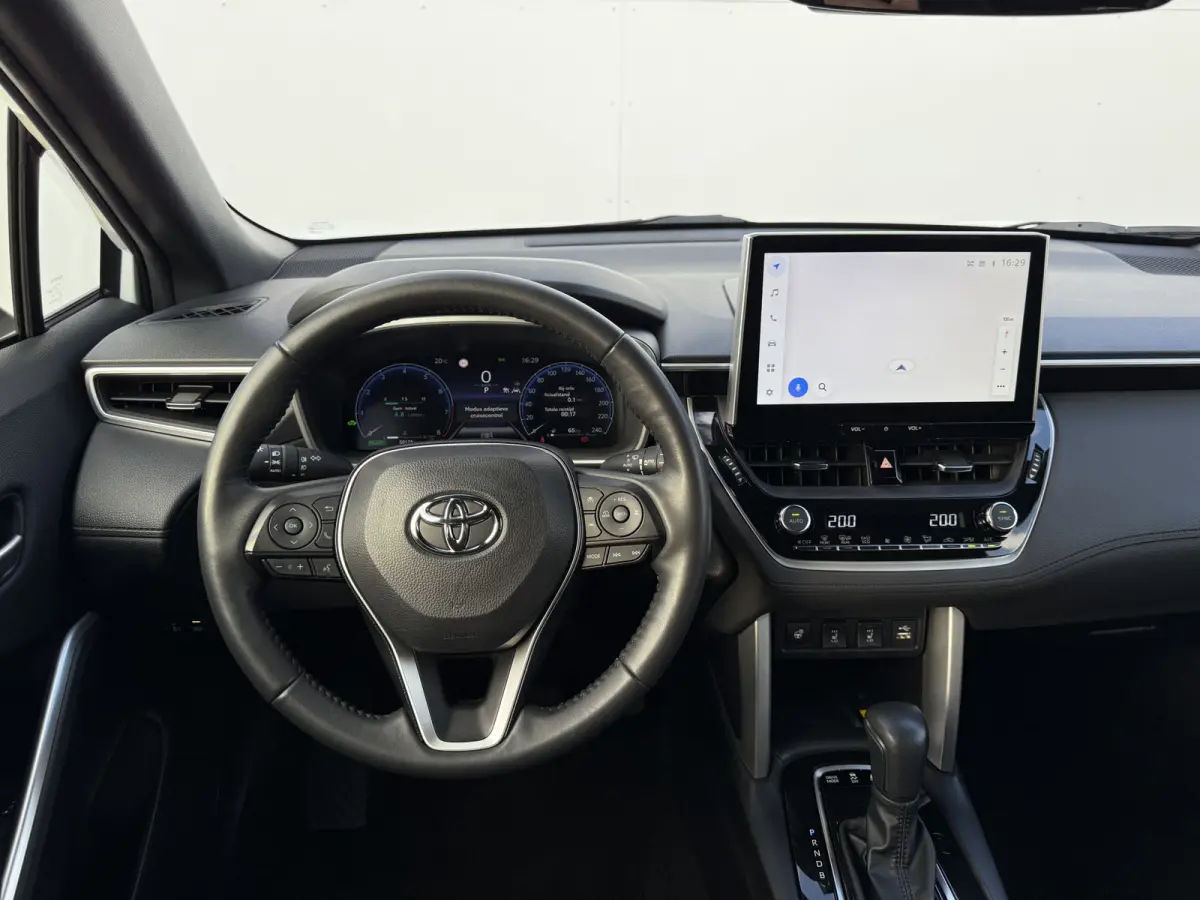Hybrid 200 Dynamic | ACC | Navi | Camera | Keyless | 18 inch