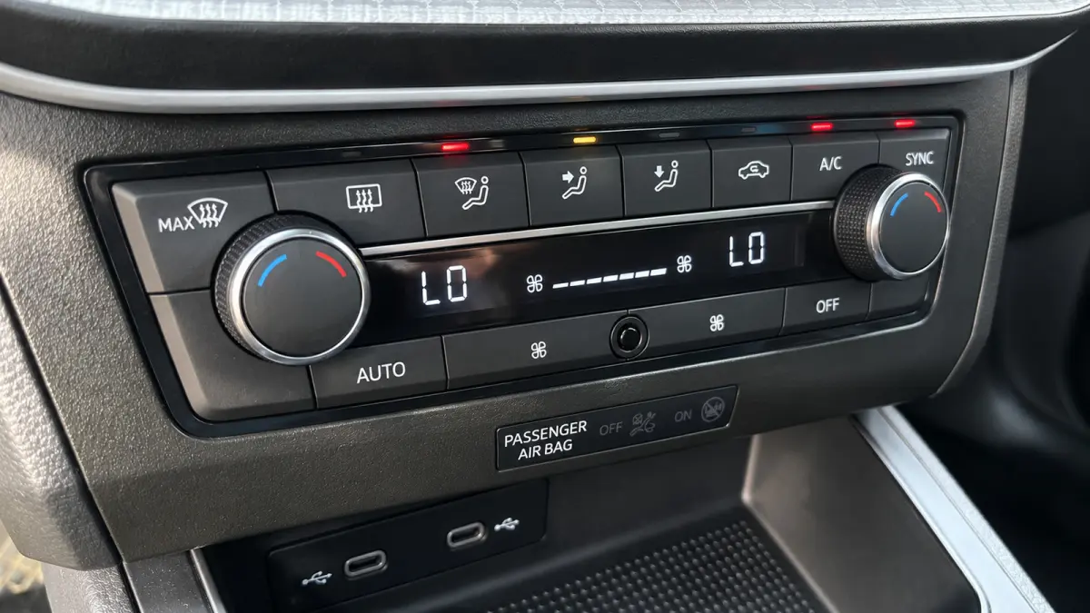 1.0 EcoTSI Style Business Connect