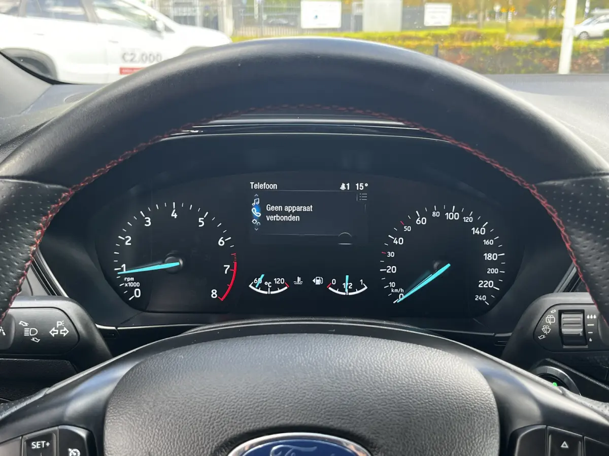 1.0 EcoBoost ST Line X Business 125pk/92kW 6-bak