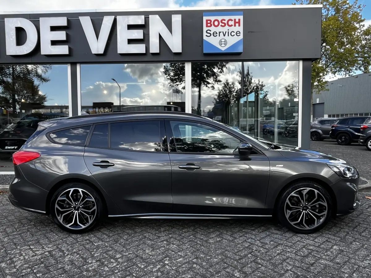 1.0 EcoBoost ST Line X Business 125pk/92kW 6-bak