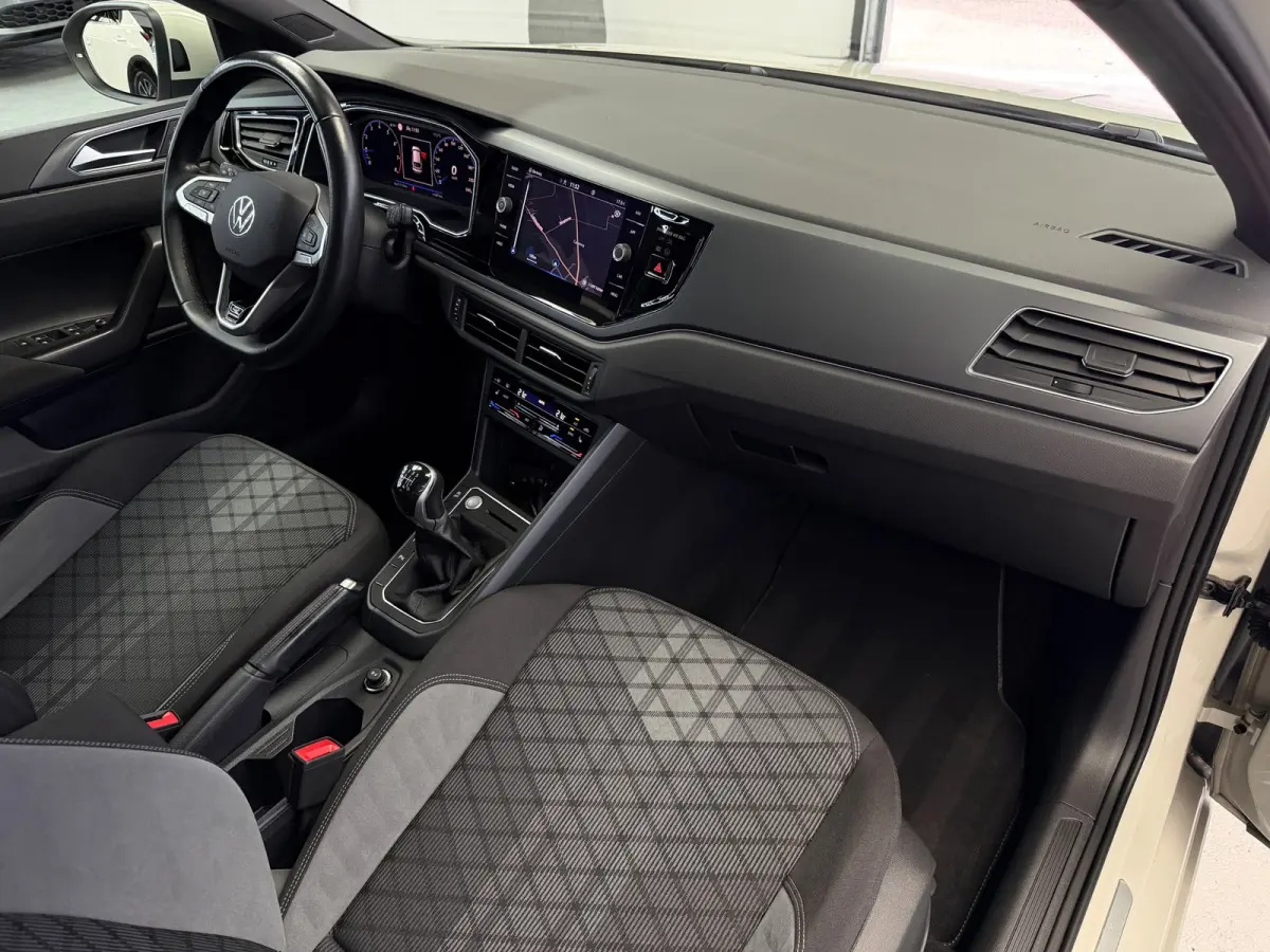 1.0 TSI 2x R-Line Panorama CarPlay Camera