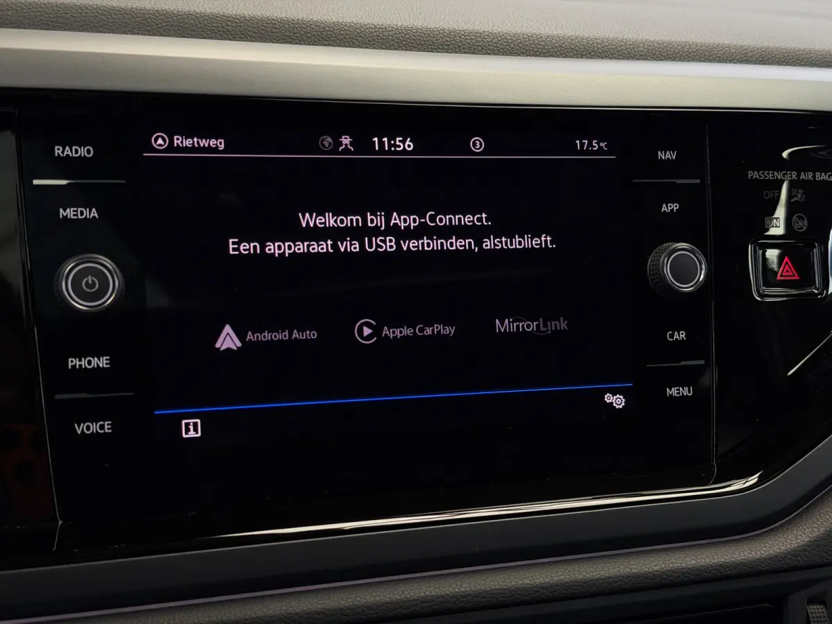 1.0 TSI 2x R-Line Panorama CarPlay Camera
