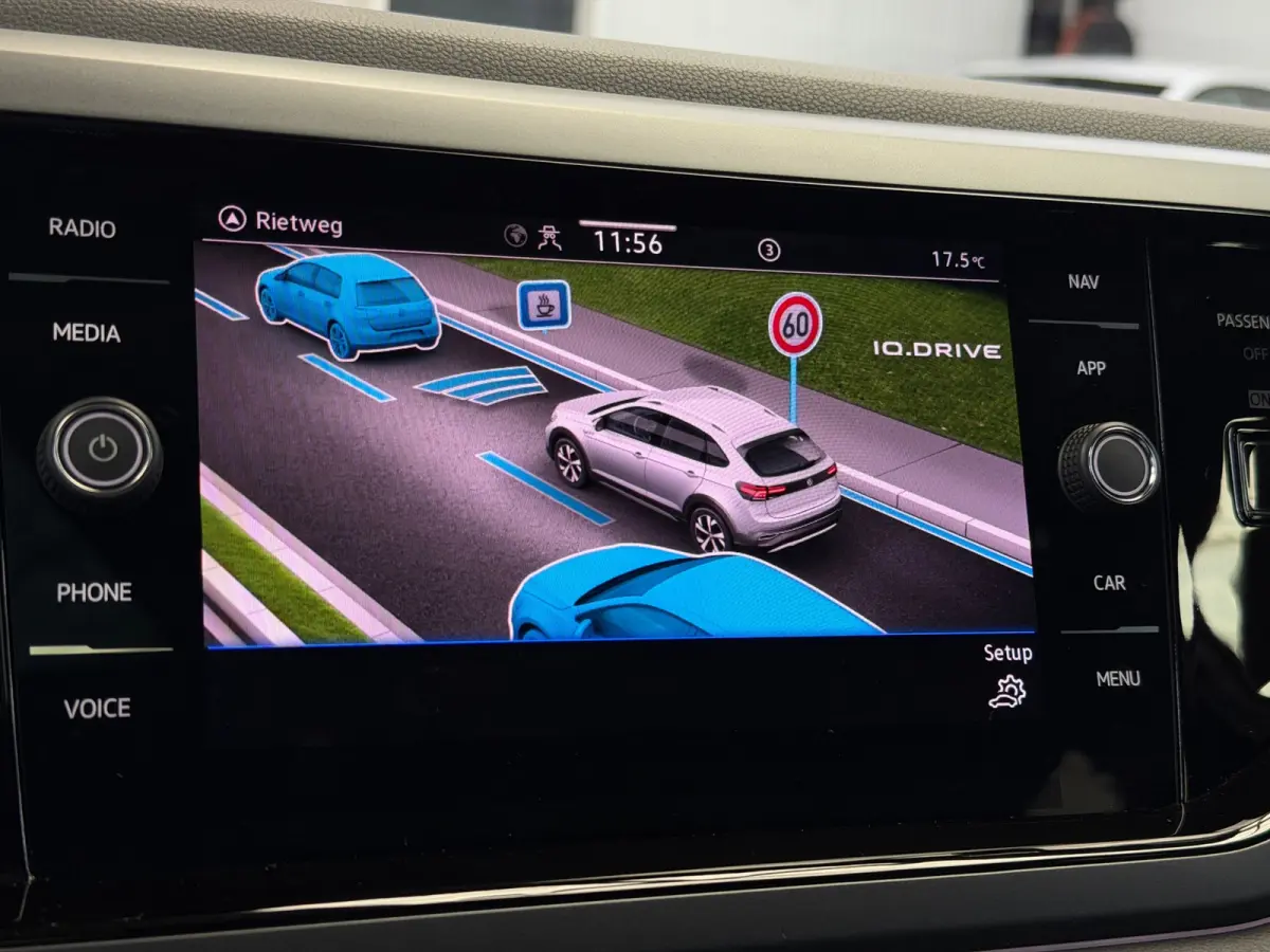 1.0 TSI 2x R-Line Panorama CarPlay Camera