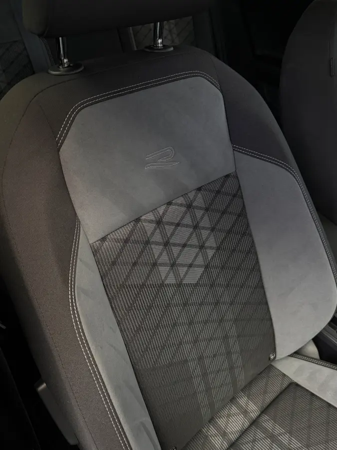 1.0 TSI 2x R-Line Panorama CarPlay Camera