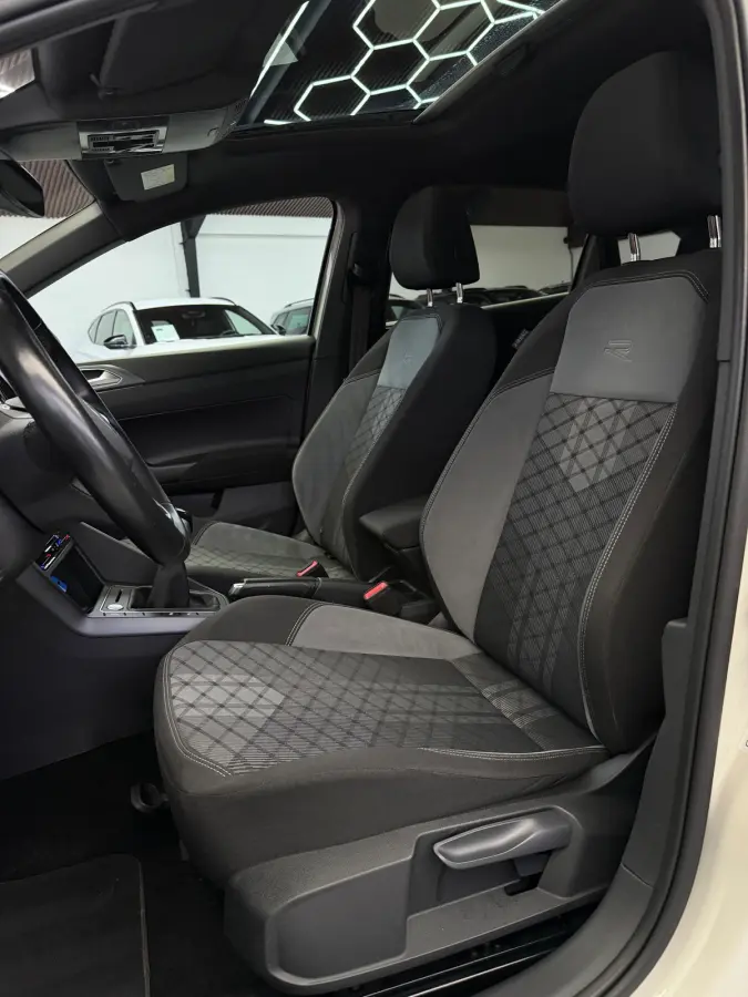 1.0 TSI 2x R-Line Panorama CarPlay Camera