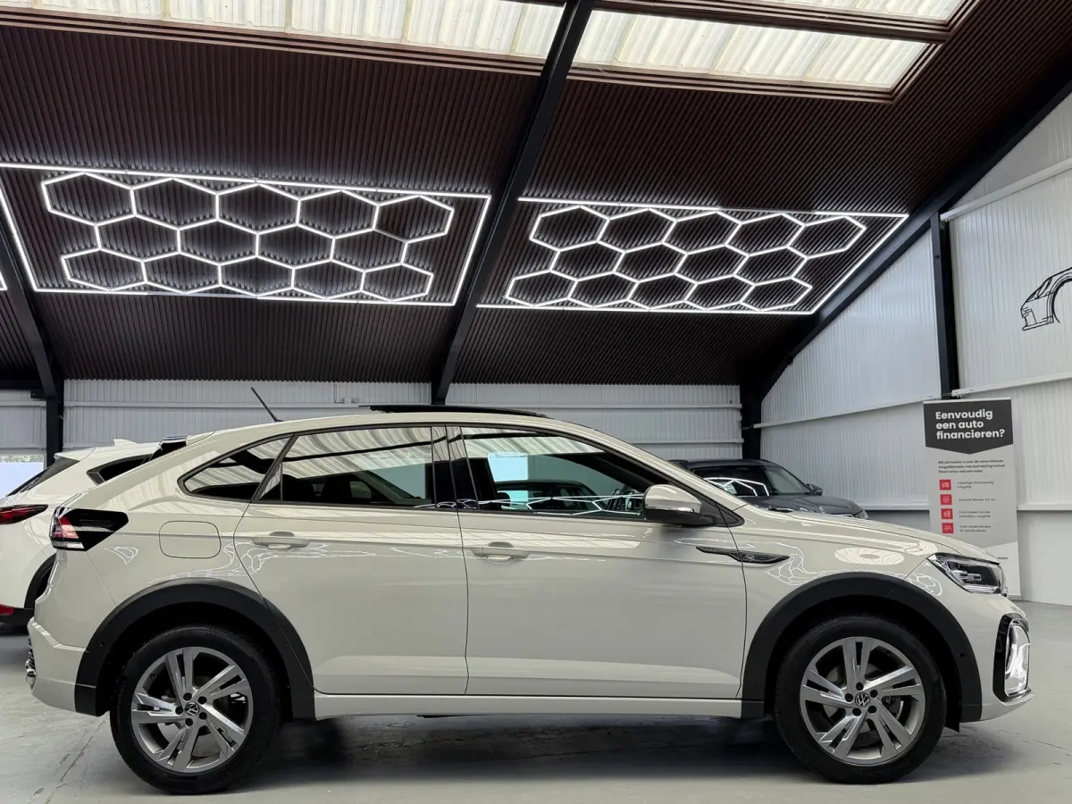 1.0 TSI 2x R-Line Panorama CarPlay Camera