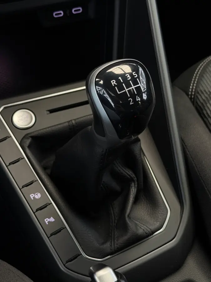 1.0 TSI 2x R-Line Panorama CarPlay Camera
