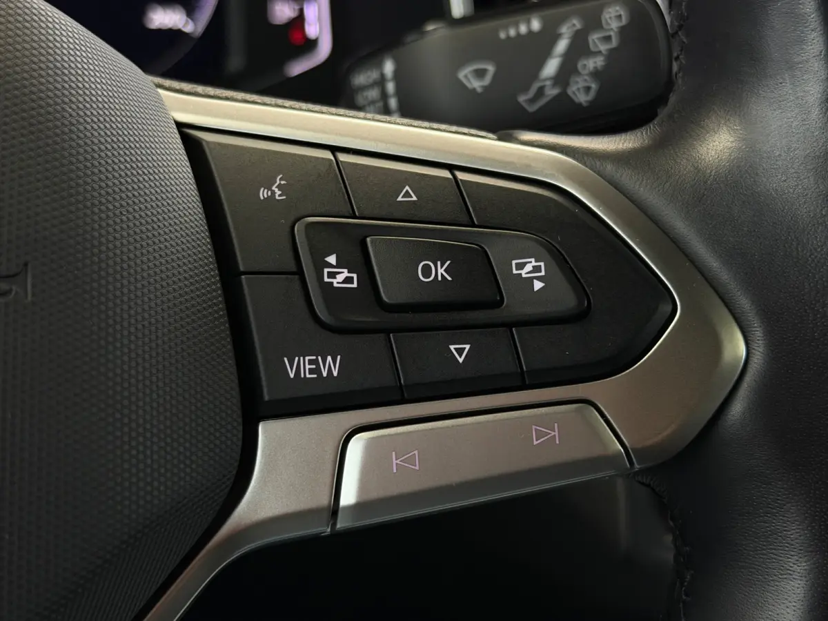 1.0 TSI 2x R-Line Panorama CarPlay Camera