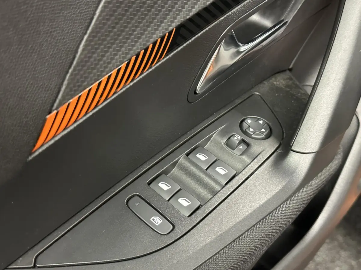 1.2 PureTech Active Pack NAVIGATIE CARPLAY CRUISE LM.