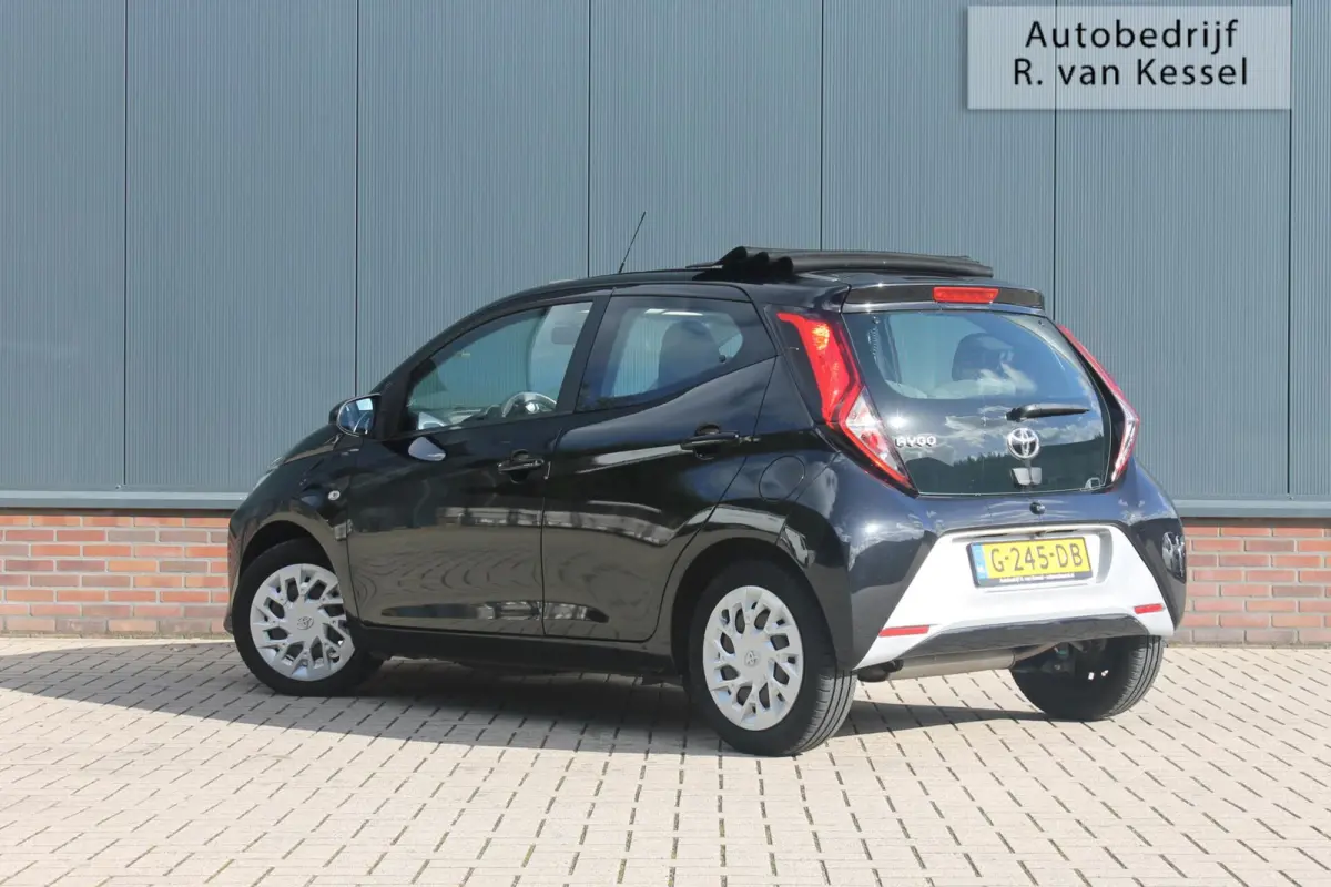 1.0 VVT-i x-play Limited I Cabrio I Carplay I NL-auto