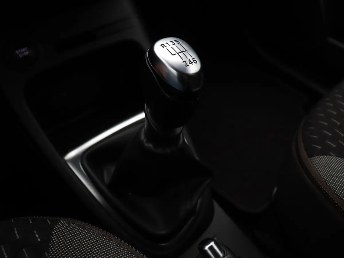 TCe 120pk Intens | Achteruitrijcamera | Climate control | Dodehoeksensor | Cruise control | Navigatie | LED |