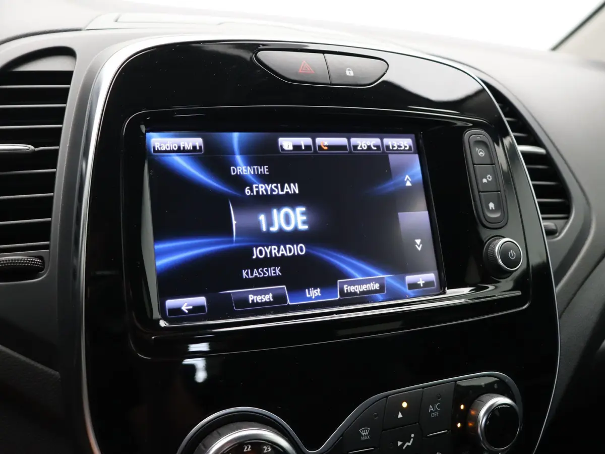 TCe 120pk Intens | Achteruitrijcamera | Climate control | Dodehoeksensor | Cruise control | Navigatie | LED |