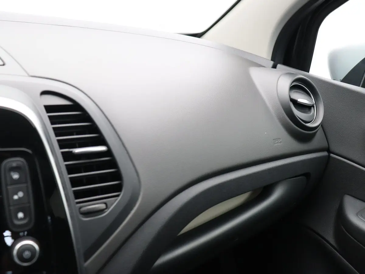 TCe 120pk Intens | Achteruitrijcamera | Climate control | Dodehoeksensor | Cruise control | Navigatie | LED |