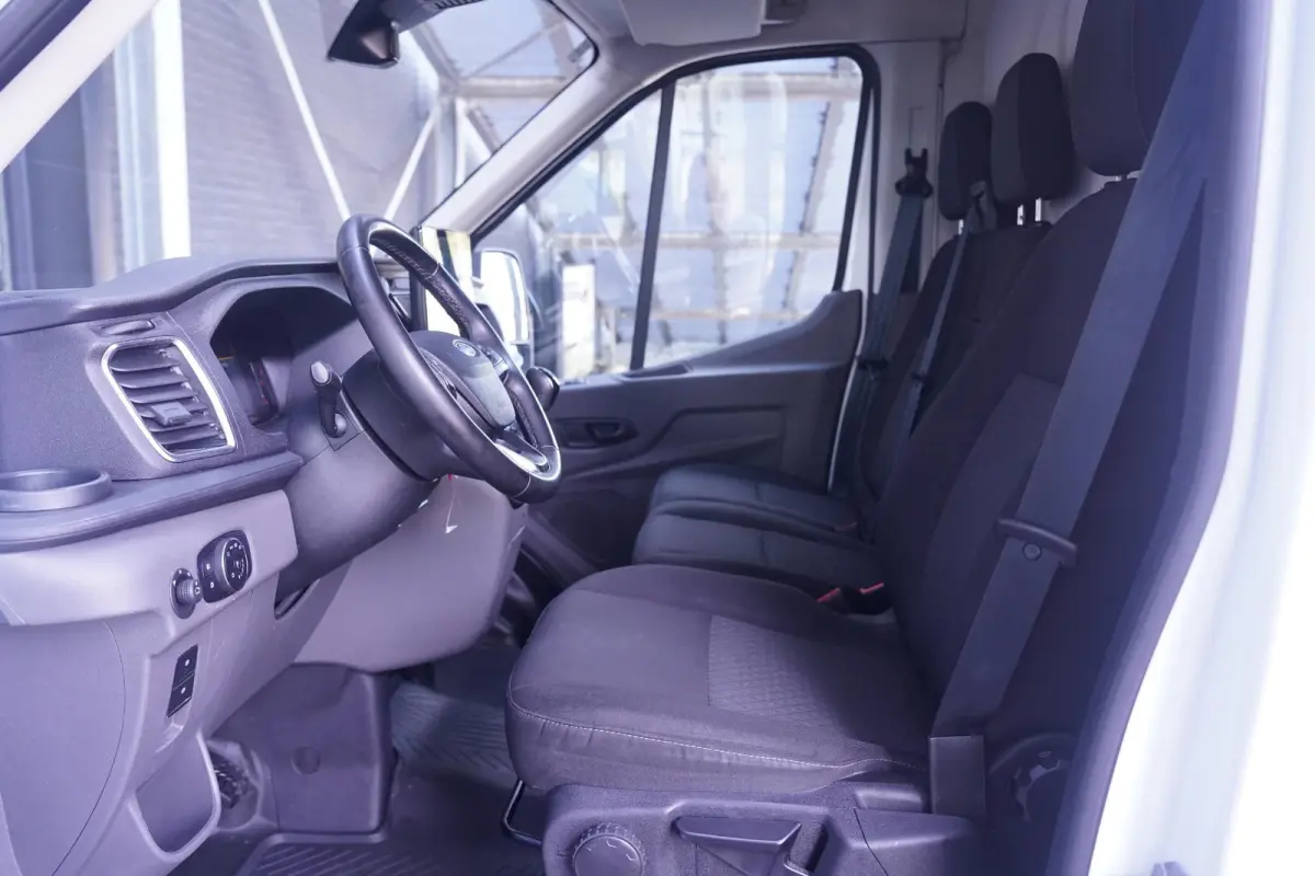 2.0 TDCi 130 pk L4H3 Nwe Model Airco, Camera Apple Carplay, 270 Graden Deuren, Laadruimte Pakket, PDC V+A, 3-Zits