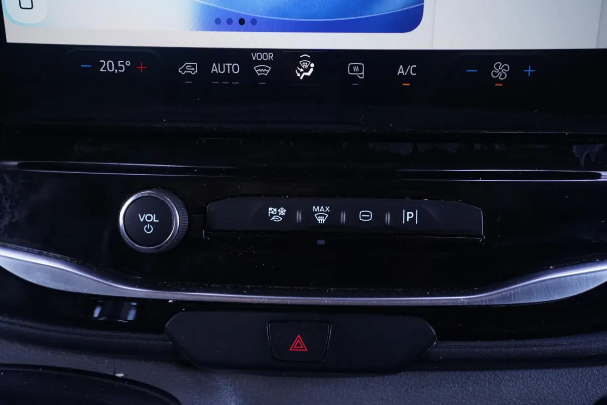 2.0 TDCi 130 pk L4H3 Nwe Model Airco, Camera Apple Carplay, 270 Graden Deuren, Laadruimte Pakket, PDC V+A, 3-Zits