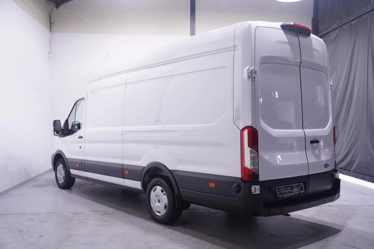 2.0 TDCi 130 pk L4H3 Nwe Model Airco, Camera Apple Carplay, 270 Graden Deuren, Laadruimte Pakket, PDC V+A, 3-Zits