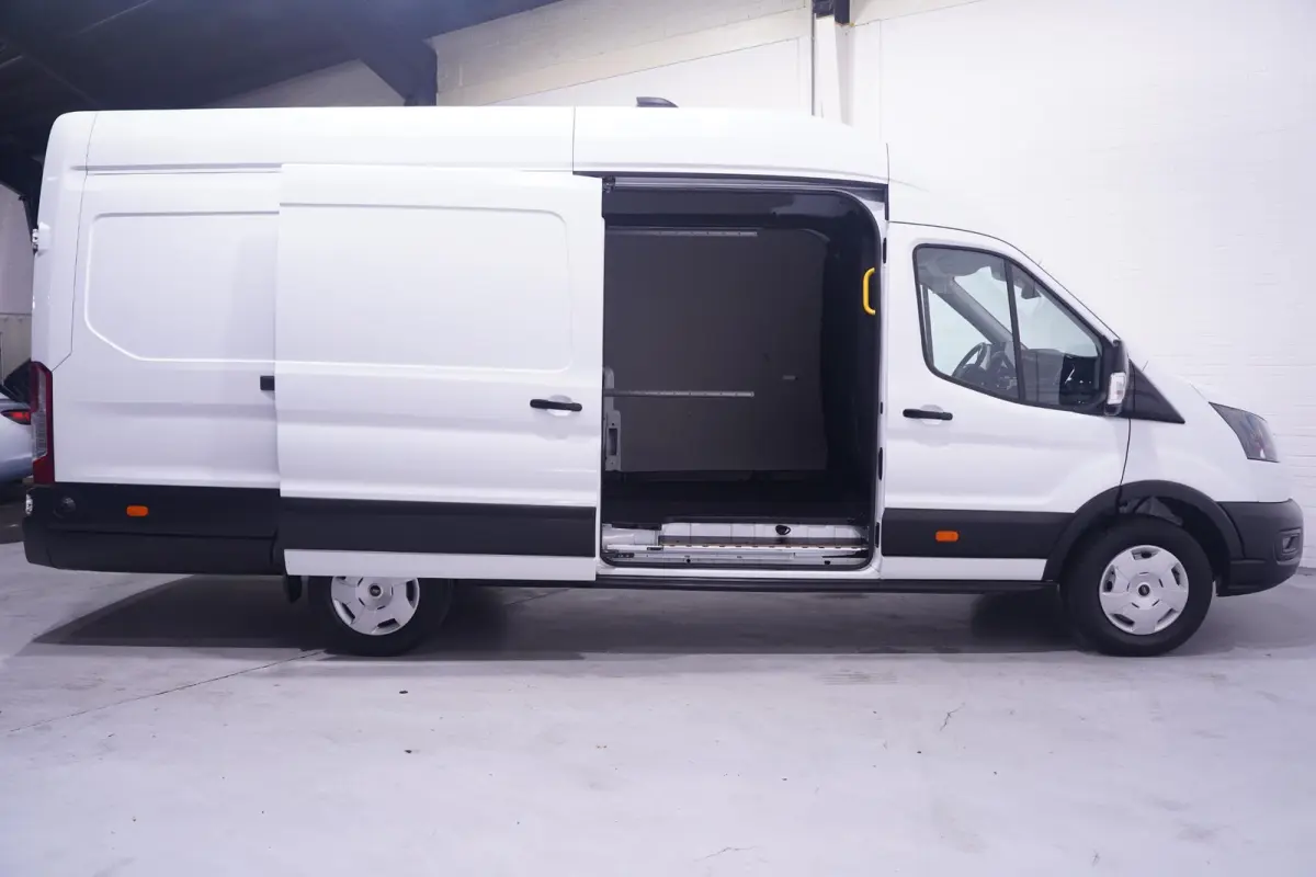 2.0 TDCi 130 pk L4H3 Nwe Model Airco, Camera Apple Carplay, 270 Graden Deuren, Laadruimte Pakket, PDC V+A, 3-Zits