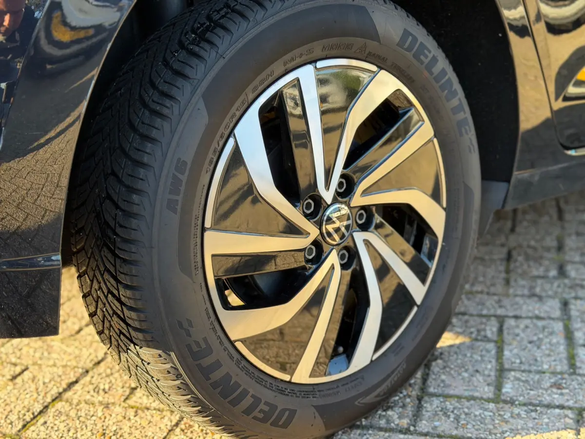1.0 TSI Style 2022 ZWART NAVI CLIMA LM NAP!