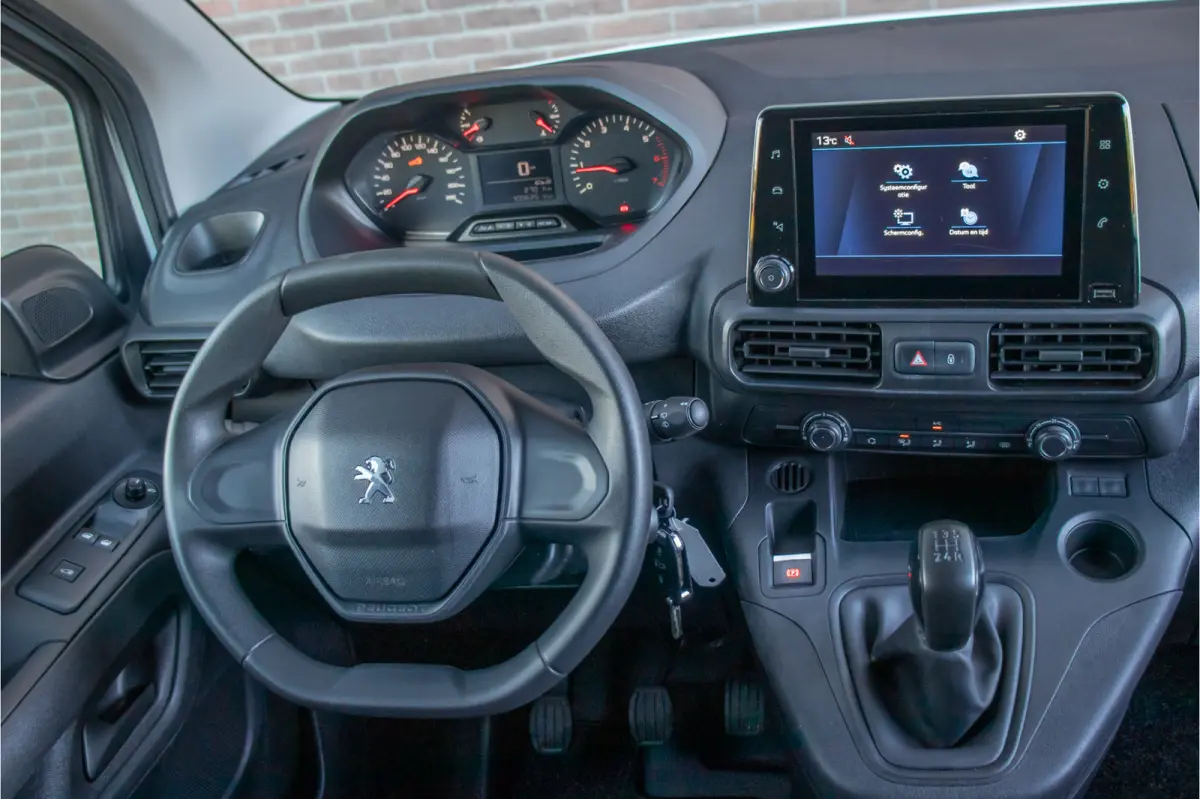1.5 BlueHDI Premium, 100.000km NAP, 1e eigenaar, PDC, Carplay, Airco, Cruise Control.