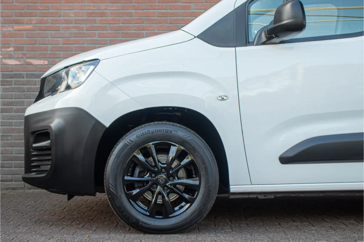1.5 BlueHDI Premium, 100.000km NAP, 1e eigenaar, PDC, Carplay, Airco, Cruise Control.