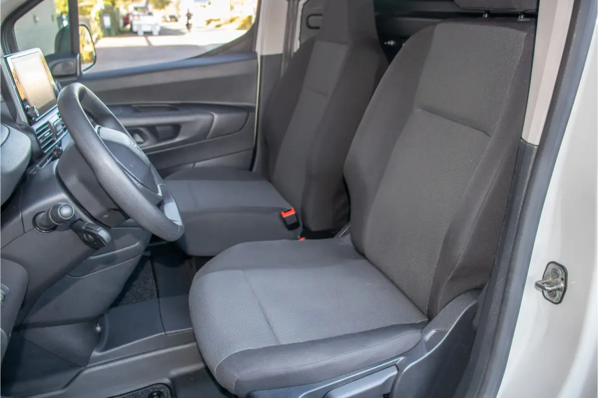 1.5 BlueHDI Premium, 100.000km NAP, 1e eigenaar, PDC, Carplay, Airco, Cruise Control.